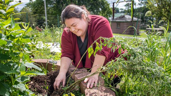 Biology lecturer brings Penn State Schuylkill closer to arboretum certification | Penn State University