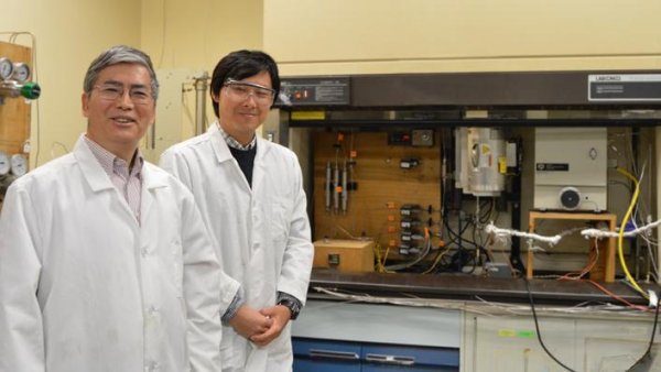 Carbon dioxide-to-methanol process improved by catalyst | Penn State University