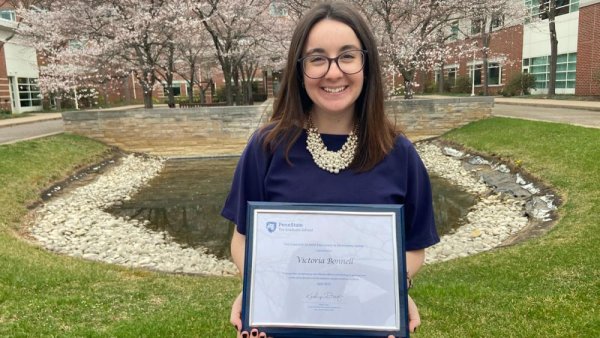 Eberly graduate student receives Excellence in Mentoring Award | Penn State University