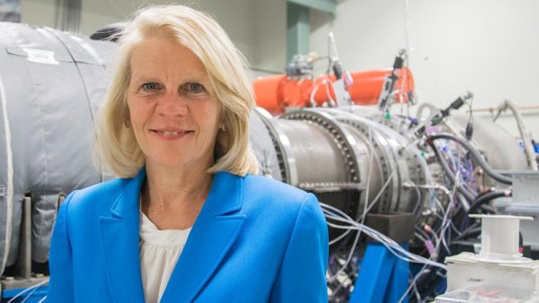 Engineering professor named fellow of Royal Aeronautical Society | Penn State University