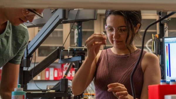 Engineering science and mechanics researcher Andrea Argüelles awarded NSF CAREER | Penn State University