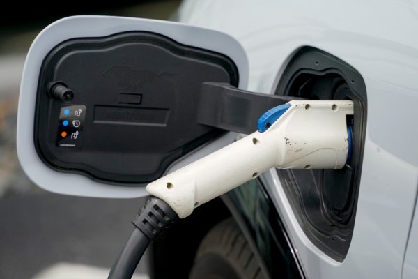 Penn State receiving $3.3M grant for EVs, infrastructure