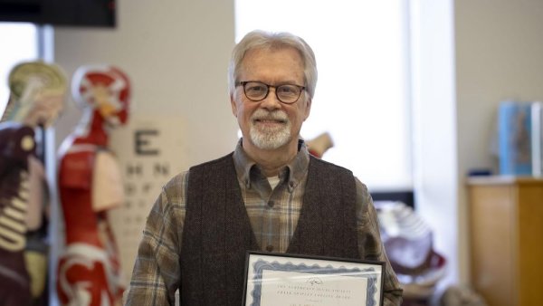 Penn State Scranton biology professor honored with Northeast Algal Society award | Penn State University