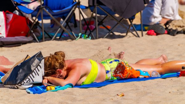 Scientists issue warning after prolonged heat waves: 'Our body won't be able to tolerate as much time outdoors'