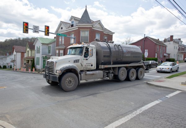 Should Toxic Wastewater From Gas Drilling Be Spread on Pennsylvania Roads as a Dust and Snow Suppressant? - Inside Climate News