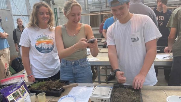 Students in College of Ag Sciences course support 'Plant the Moon' Challenge | Penn State University