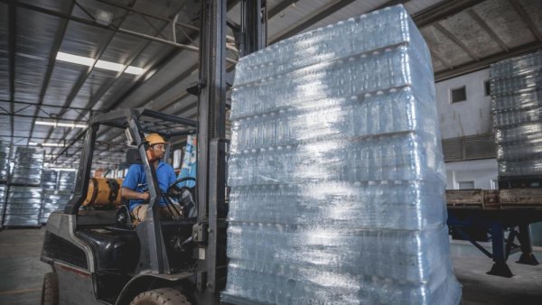 Workers moving products in the U.S. food supply chain at high risk of injury | Penn State University