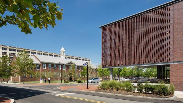 Buildings at Penn State at the Navy Yard