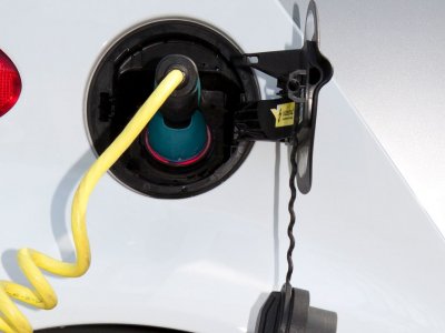 Can Super-Fast Battery Charging Fix the Electric Car?